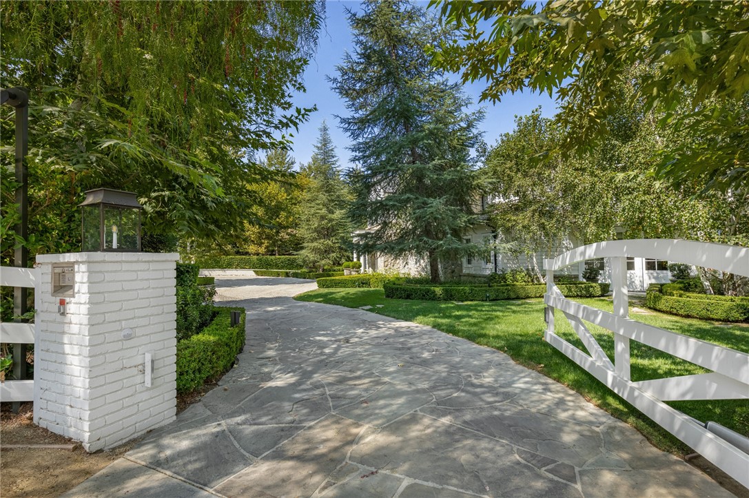 Photo of 5889 JED SMITH Road, Hidden Hills, CA 91302