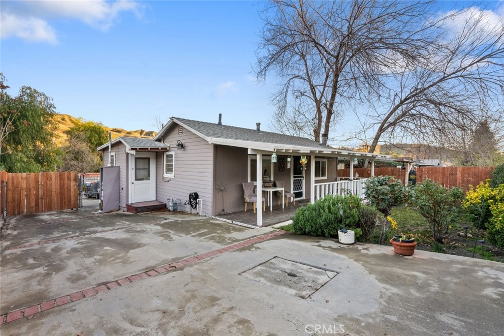 17020 Forrest Street, Canyon Country, CA 91351