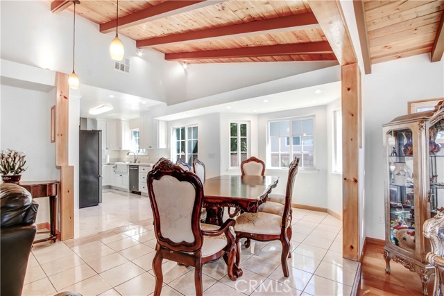 11522 Amestoy Avenue photo 7