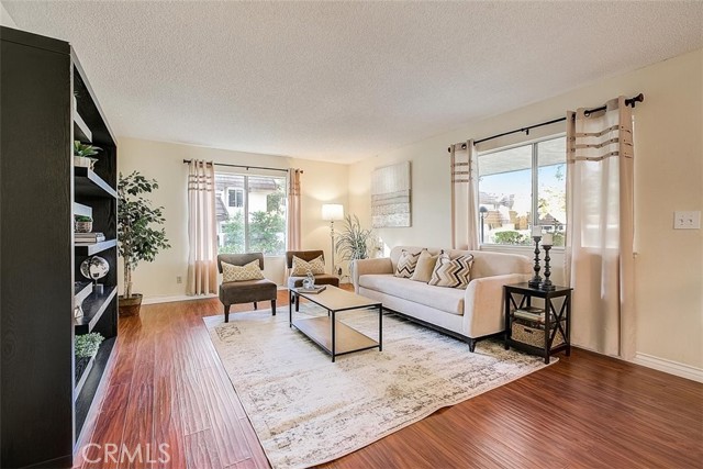 Detail Gallery Image 1 of 1 For 22232 James Alan Cir #1,  Chatsworth,  CA 91311 - 2 Beds | 2 Baths