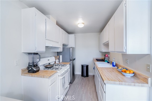 5329 Cahuenga Boulevard photo 6