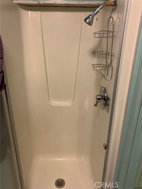 Standing shower