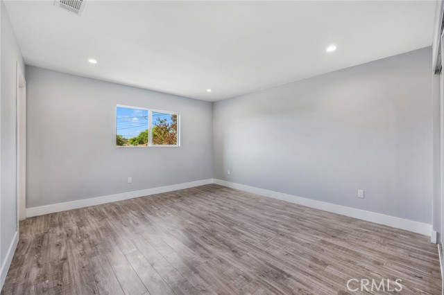 17116 Kingsbury Street photo 8