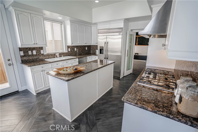 415 Irena Avenue, Redondo Beach, California 90277, 5 Bedrooms Bedrooms, ,4 BathroomsBathrooms,Residential,Sold,Irena,SR21098424