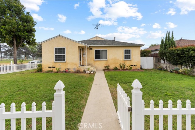 Detail Gallery Image 1 of 14 For 2244 Dymond St, Burbank,  CA 91505 - 3 Beds | 2 Baths