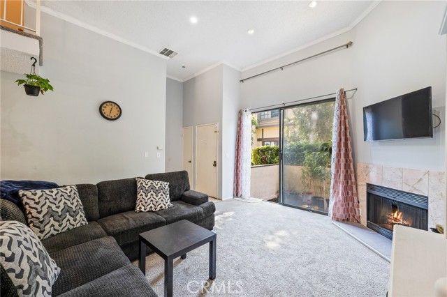 21217 Lassen Street, 2 photo 7