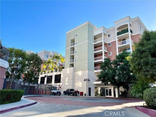 3740 Santa Rosalia Drive 105, Los Angeles, CA 90008