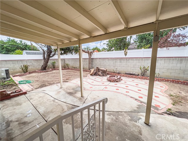 8051 Darby Place photo 5