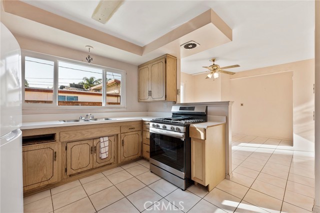 14846 Lorne Street photo 7