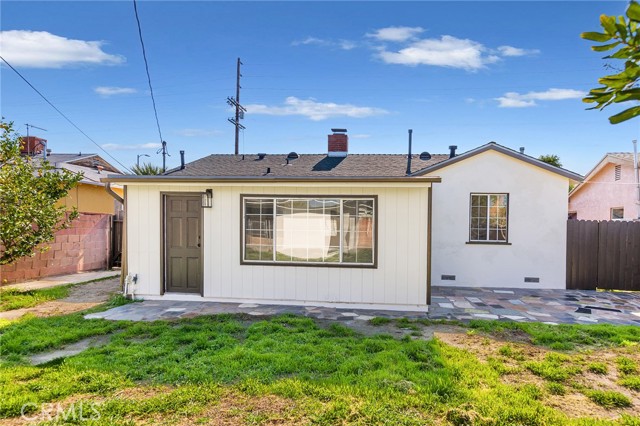 10851 Saticoy Street photo 3