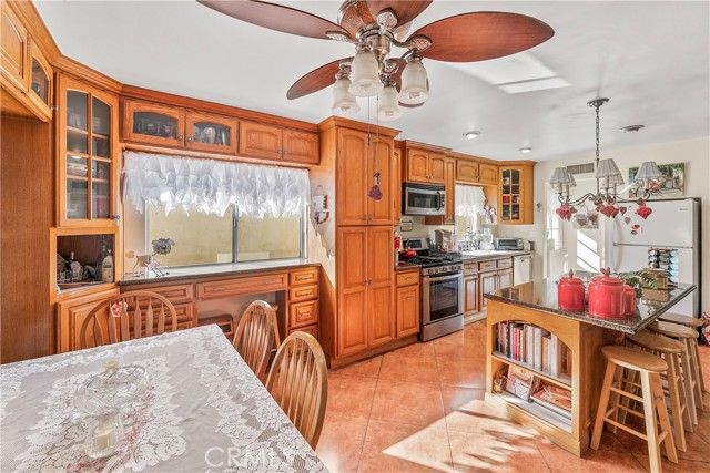 10733 Mather Avenue photo 8