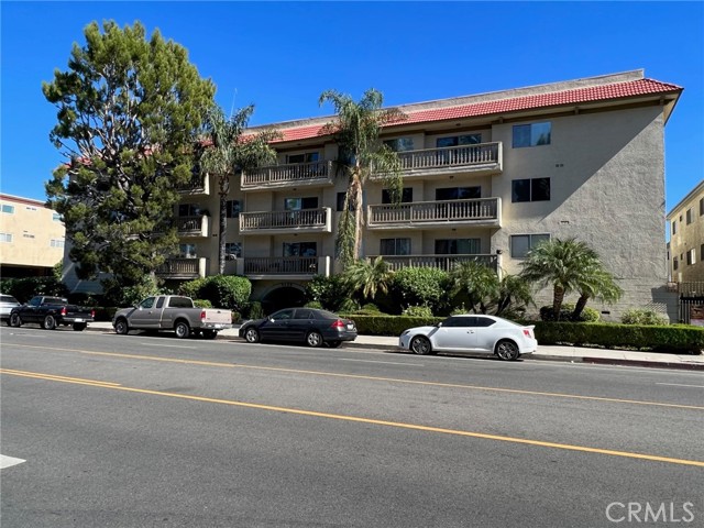 5400 Lindley Avenue, 322 photo 3