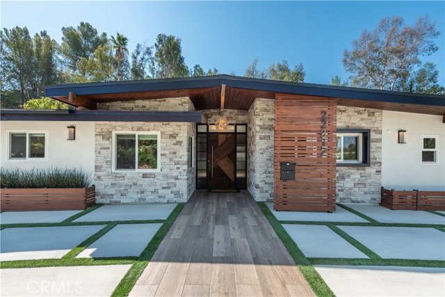 22312 TIARA Street photo 6