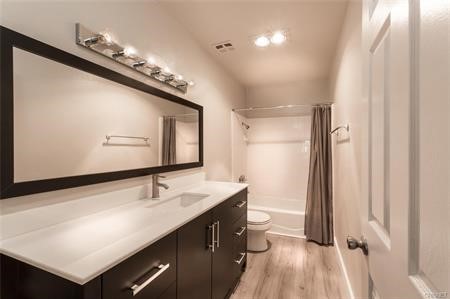 Detail Gallery Image 1 of 1 For 4829 Whitsett Ave #106,  Valley Village,  CA 91607 - 0 Beds | 1 Baths