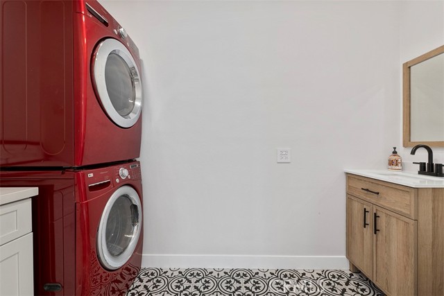 Half bath/laundry