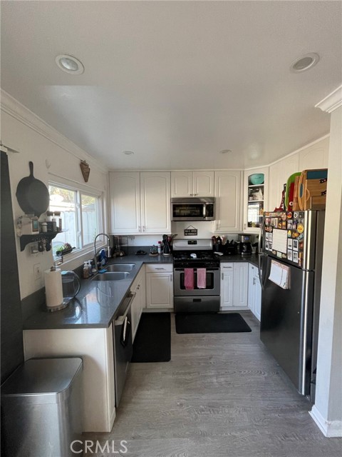 19050 Kittridge Street, 5 photo 4