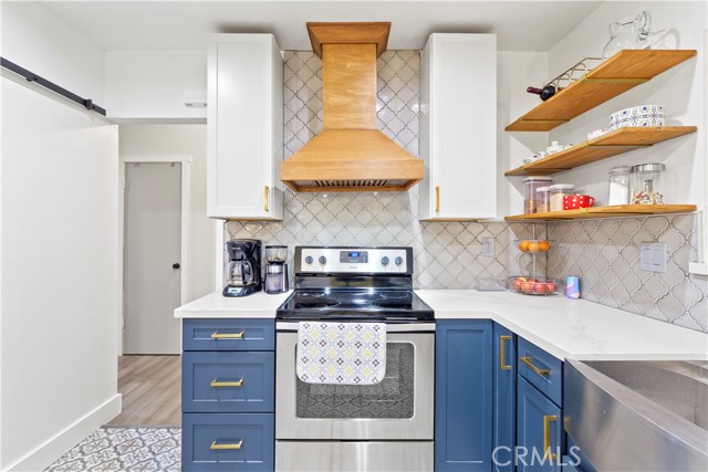19036 Plummer Street photo 7