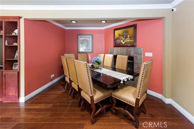 7353 Amestoy Avenue photo 6