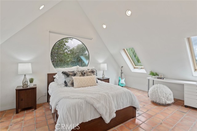 Bedroom w/ large window