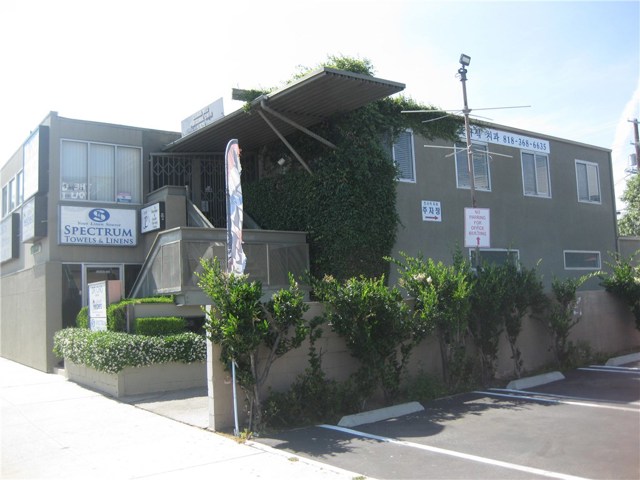 Photo of 17029 Chatsworth Street, Granada Hills, CA 91344