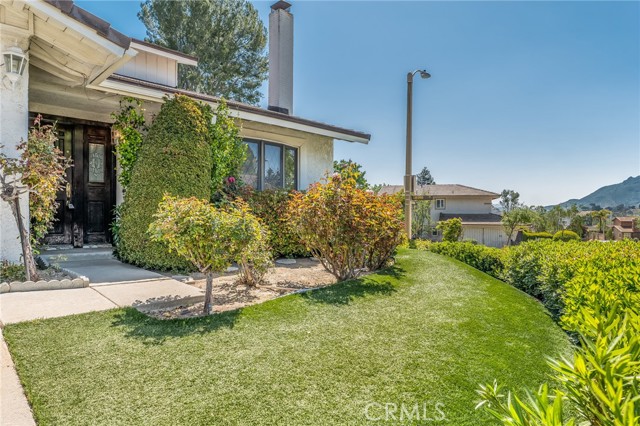 6104 Hedgewall Drive photo 3