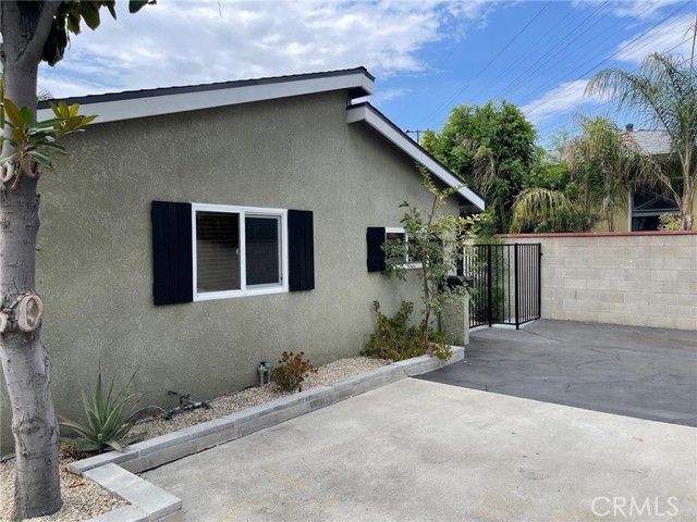 6059 Cleon Avenue photo 6