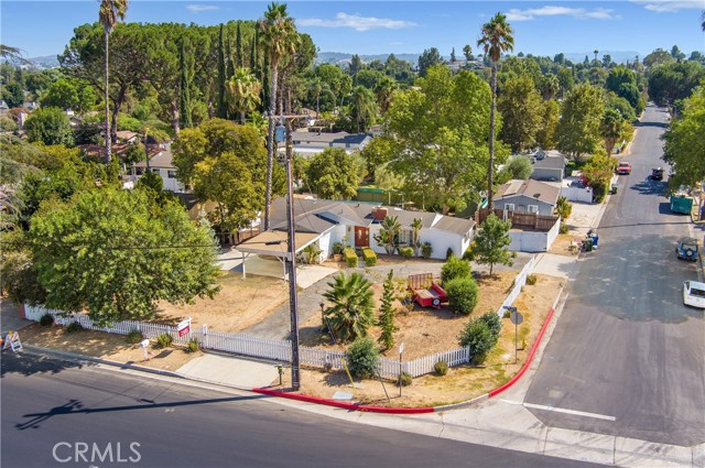 23310 Victory Boulevard photo 3
