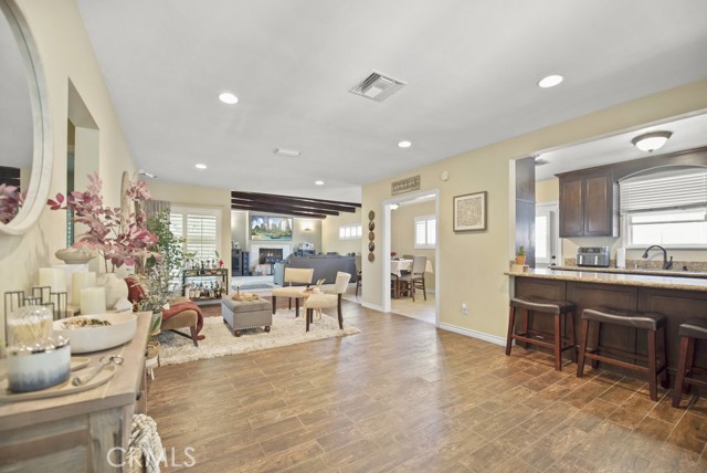 6943 Aura Avenue photo 8