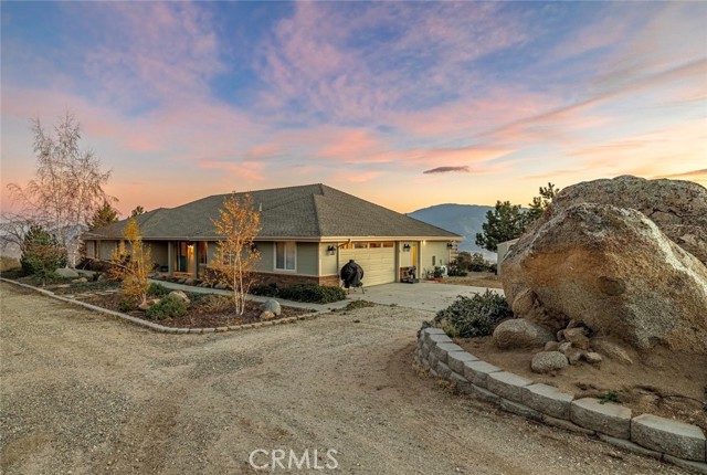 Detail Gallery Image 1 of 1 For 26700 Skyline Dr, Tehachapi,  CA 93561 - 3 Beds | 3 Baths