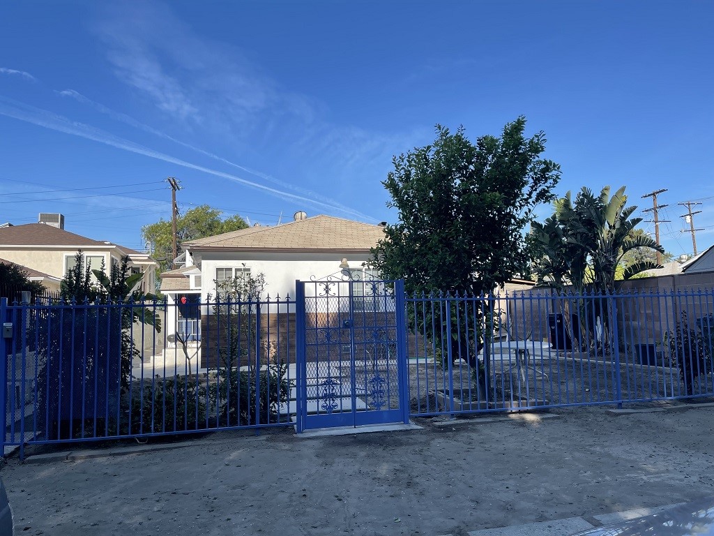 5945 Willowcrest Avenue, North Hollywood, CA 91601