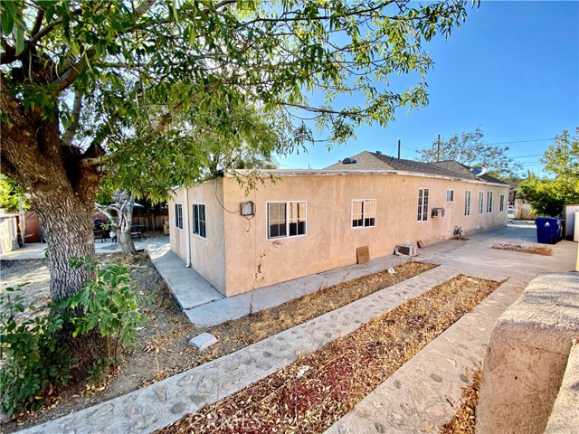 13332 Del Sur Street photo 1