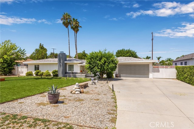 7831 Paso Robles Avenue photo 1