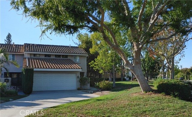 4727 Park Jacaranda photo 2