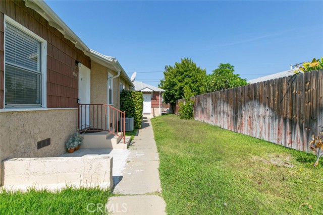 2567 North Brighton Street photo 8