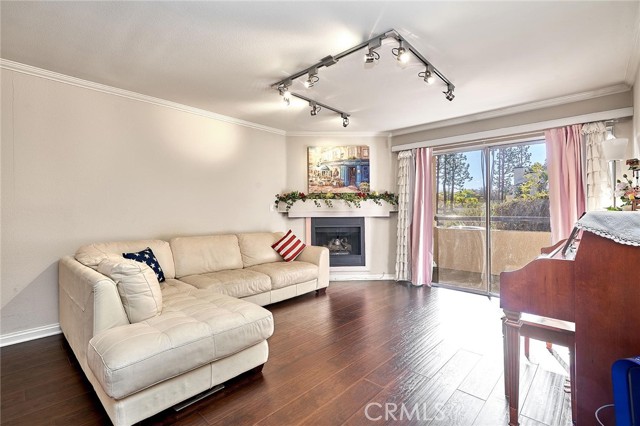 21450 Burbank Boulevard, 114 photo 4