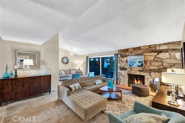 16700 Itasca Street photo 2