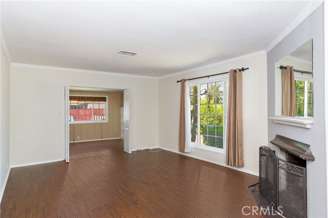 23310 Victory Boulevard photo 8
