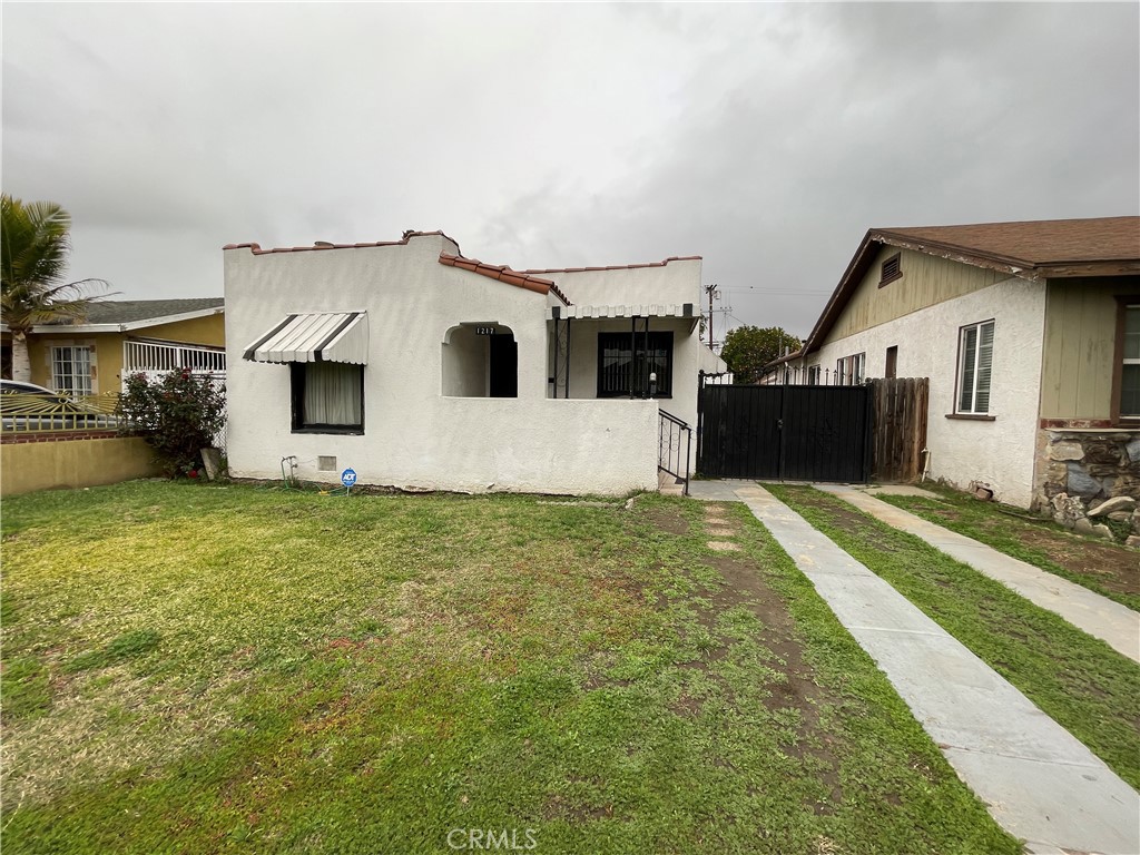 1217 W 65th Place, Los Angeles, CA 90044