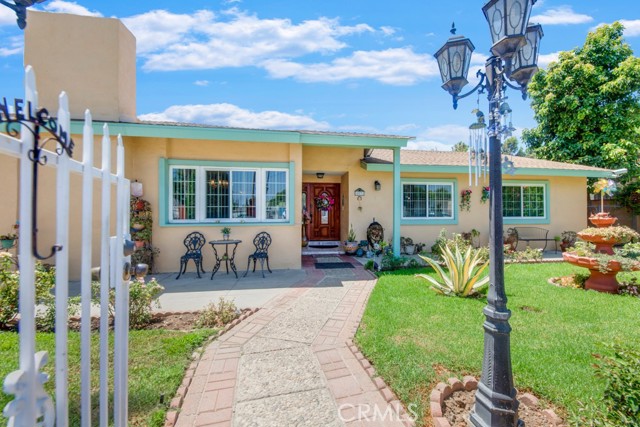 15732 Hartland Street photo 2
