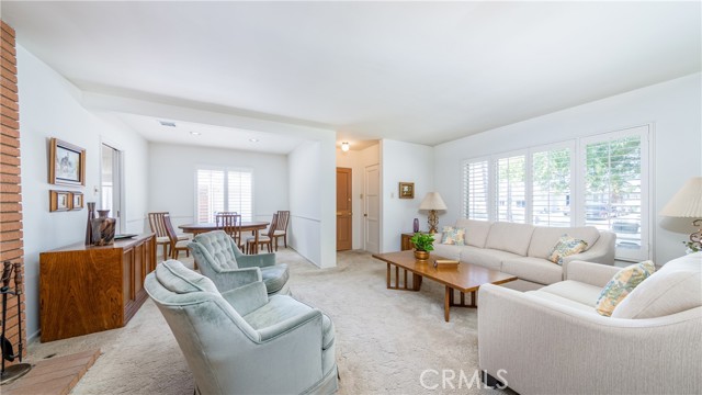 13836 Cohasset Street photo 8