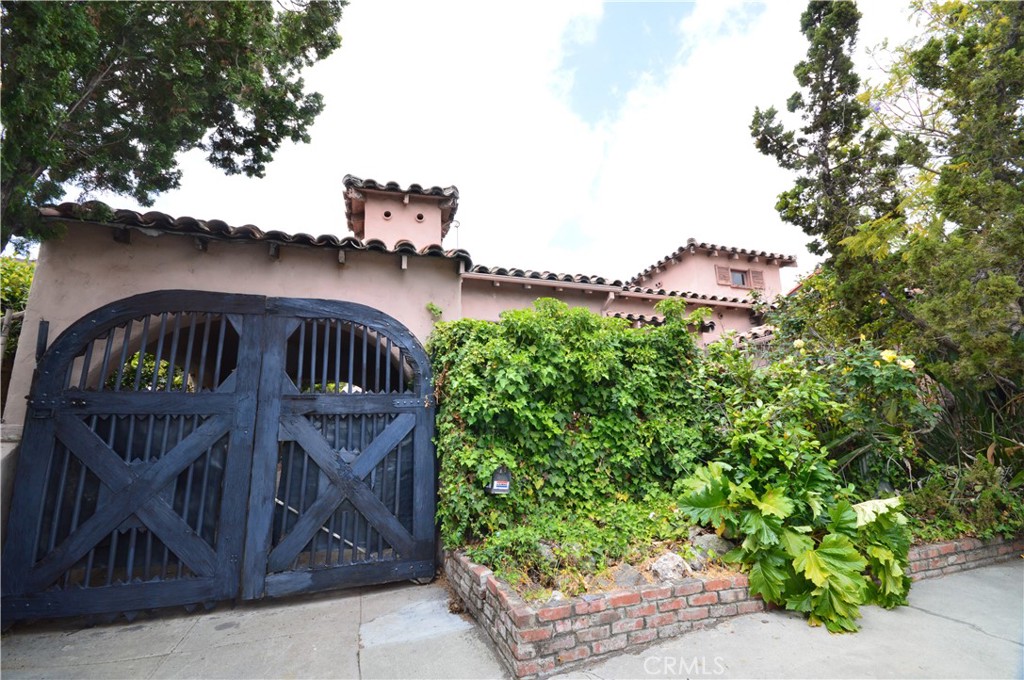 341 S Roxbury Drive