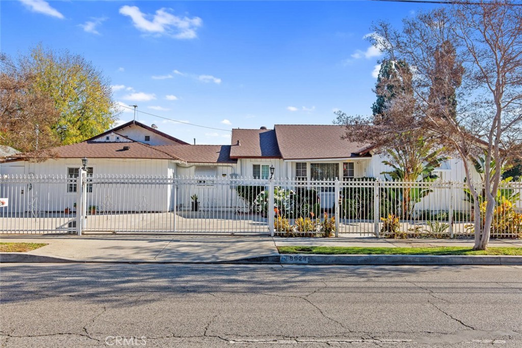 8924 Haskell Avenue, North Hills, CA 91343