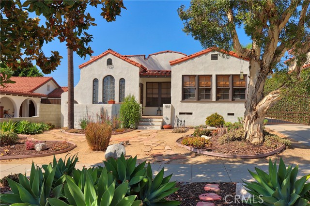 901 East Magnolia Boulevard photo 1