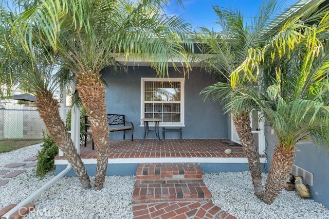 16908 Los Alimos Street photo 4