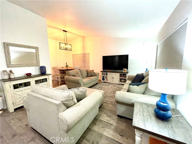 10100 Amigo Avenue photo 4