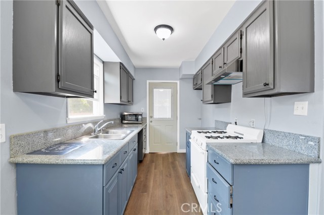 10021 Plainview Avenue photo 8