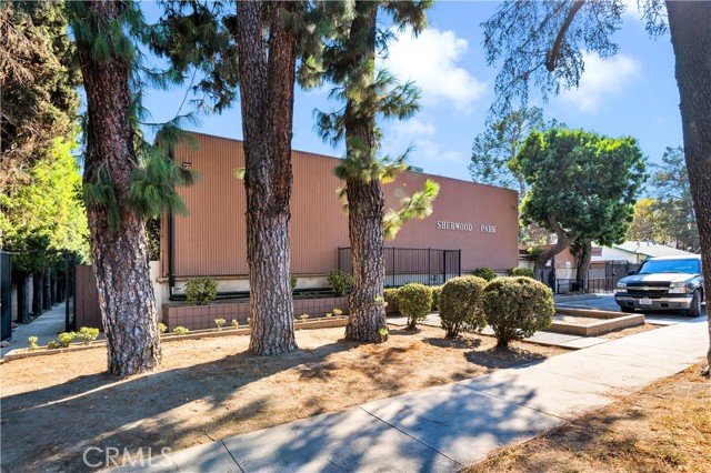 15542 Sherman Way, 8 photo 5