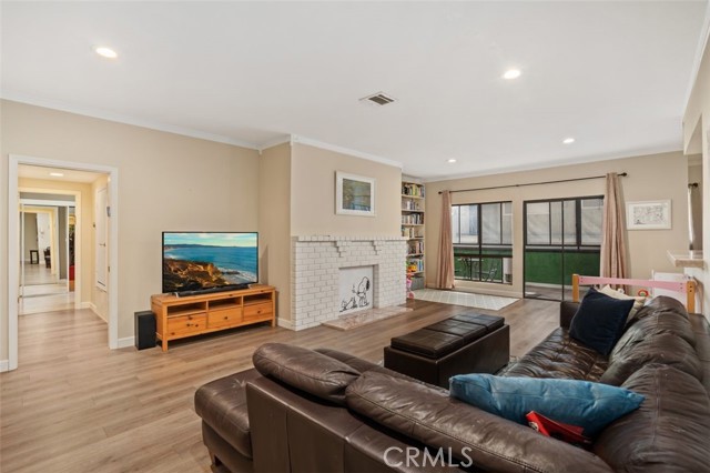 6240 Whitsett Avenue, 101 photo 2