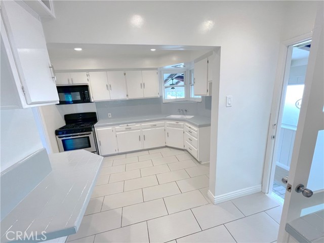 1437 North Naomi Street photo 6