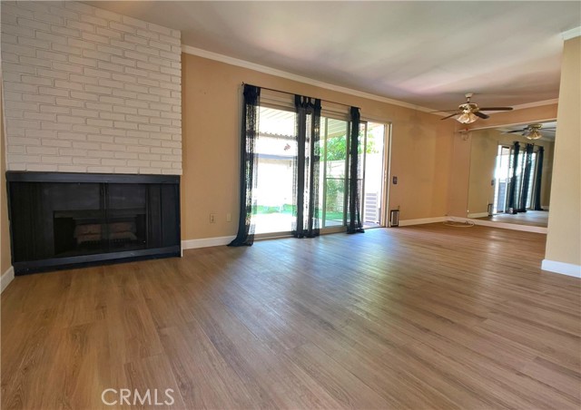 7550 Corbin Avenue, 1 photo 4